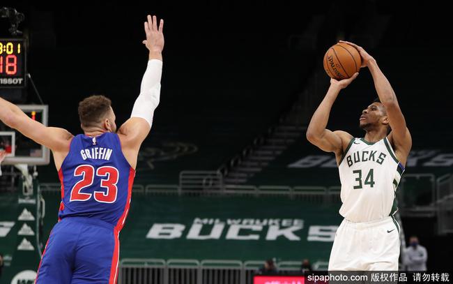  加兰压哨跳投骑士主场一分险胜活塞